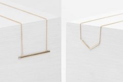 就像她本身的双沉性格一样